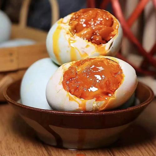 四川咸鸭蛋流油特大鸭蛋不咸盐鸭蛋正宗红心手工腌制新鲜商用批发